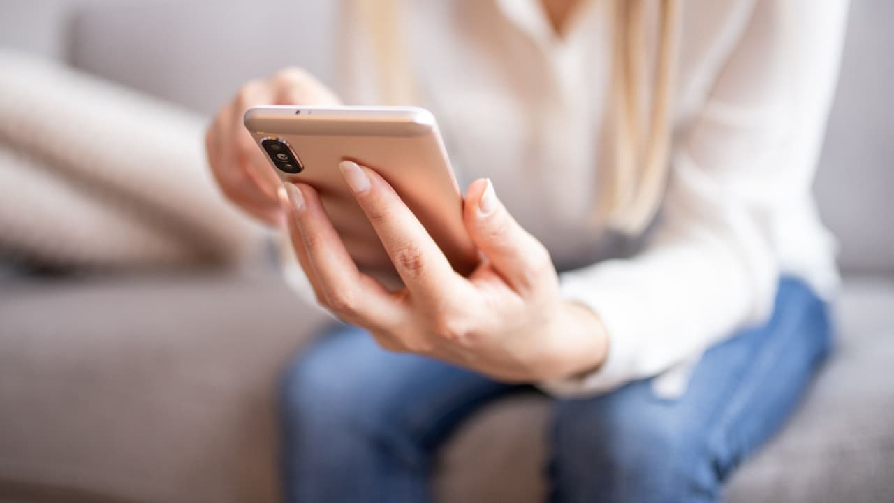 <h3 class="cms-H3-H3">Si necesitas ayuda </h3>
<br>Si tú o alguien que conoces ha sido víctima de abuso en una relación, puedes comunicarte con
<b><a href="https://espanol.thehotline.org/" target="_blank">la Línea Nacional contra la Violencia Doméstica</a> al 1-800-799-7233</b>. Hay apoyo en español y es completamente confidencial.
<br>
<b>Este caso está en desarrollo. S</b>eguiremos actualizando conforme avancen las investigaciones.