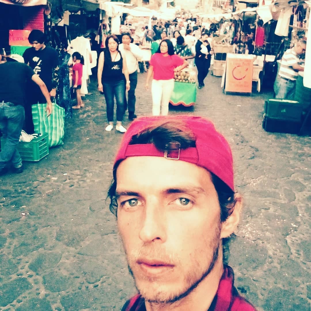 Recientemente, Camilo Blanes habló sobre 
<b><a href="https://www.univision.com/famosos/hijo-de-camilo-sesto-desmiente-que-tuviera-una-mala-relacion-con-su-padre-fotos">la relación</a></b> que tenía con su padre asegurando que “era muy buena y cercana”.