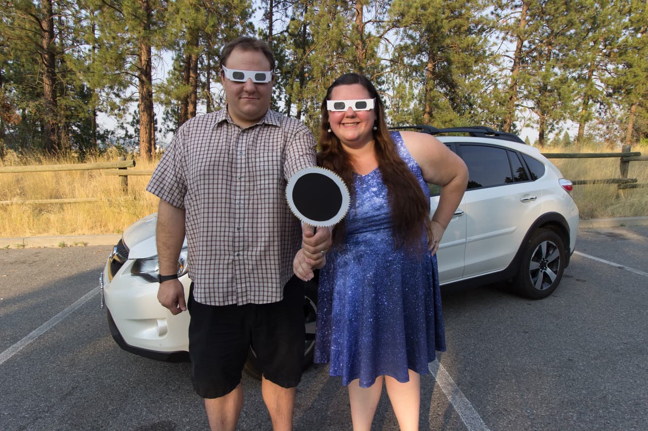 Haley Cohen y su prometido, un ingeniero astronómico, han decidido casarse hoy 21 de agosto justo cuando la luna eclipse completamente el sol.