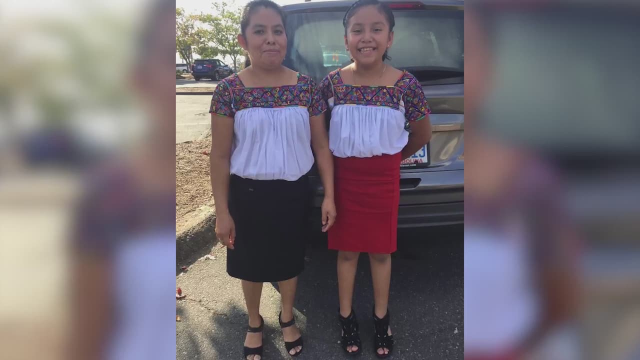 Su esposo también dio positivo por coronavirus y nunca pensó que le daría el último adiós. Virginia Santos, originaria de México, murió por complicaciones respiratorias del coronavirus cuando la vida le sonreía de nuevo. 
<a href="https://www.univision.com/local/north-carolina-wuvc/madre-hispana-muere-por-coronavirus-meses-despues-de-reencontrarse-con-su-hija-que-no-veia-en-19-anos">Más detalles aquí.</a>