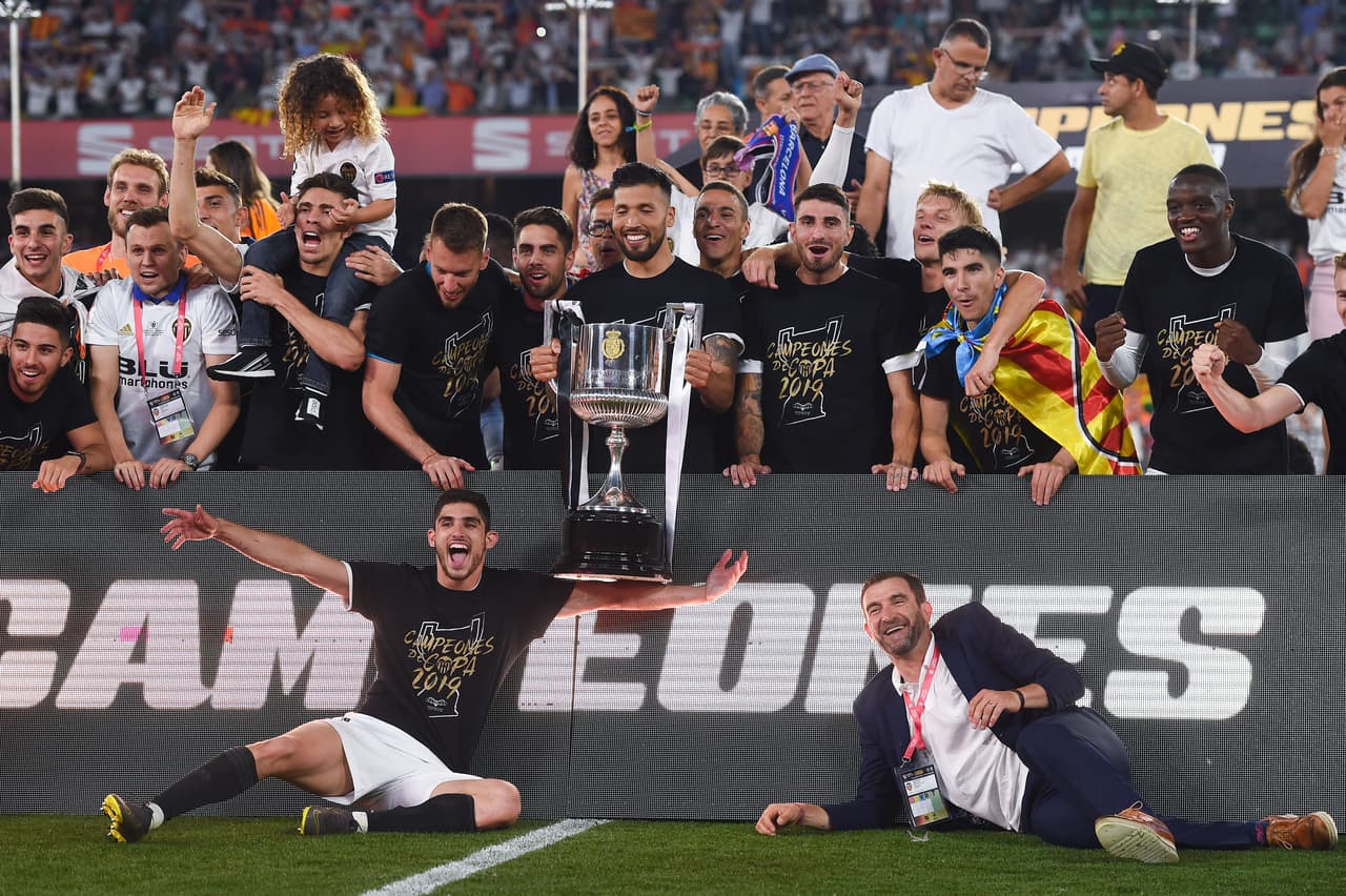 El Valencia tiene un camino difícil pero no imposible. Con el director técnico, Albert Celades, buscarán calificar a la siguiente ronda. Gonzalo Guedes es el jugador estrella a seguir.