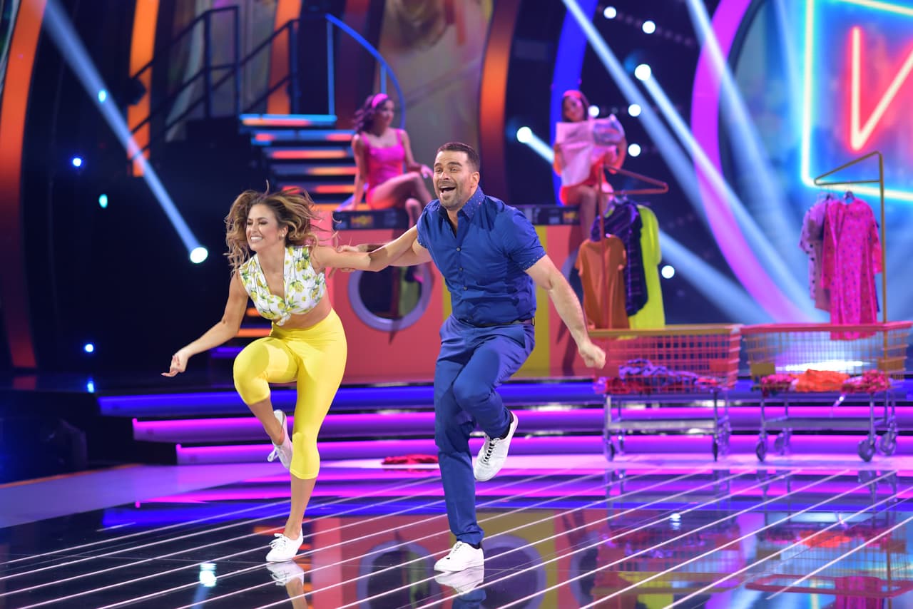 El actor bailó al ritmo de la canción 'Let's get loud', llevándose las palmas del público.