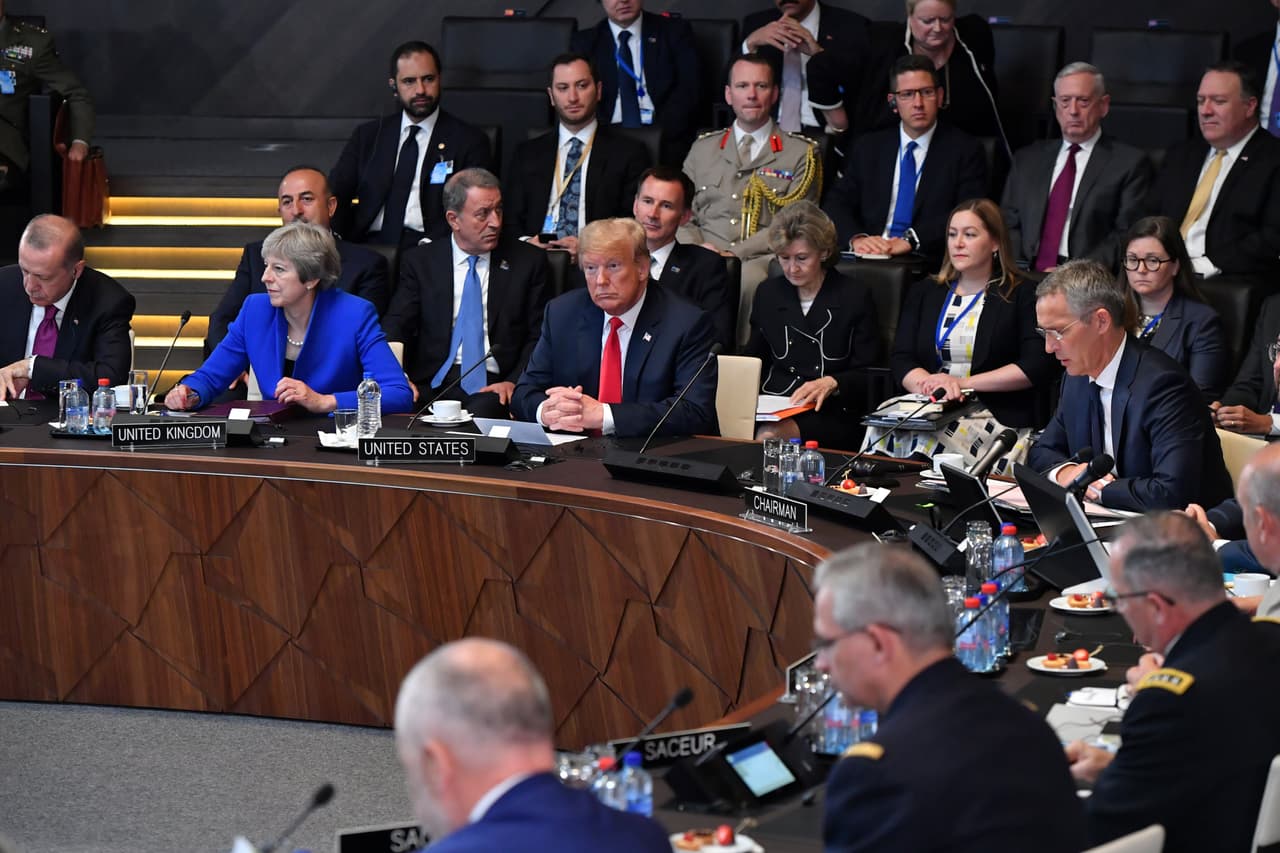 En EEUU, las declaraciones de Trump causaron asombro. Los líderes demócratas Nancy Pelosi y Chuck Schumer emitieron un comunicado conjunto afirmando que la serie de "insultos descarados y difamaciones contra uno de los más sólidos aliados de Estados Unidos" es "una vergüenza".