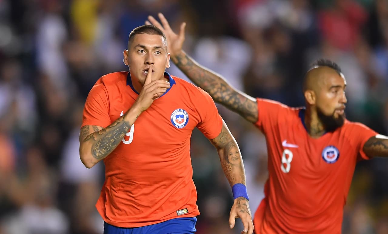 Castillo festejó su último gol precisamente contra México.
