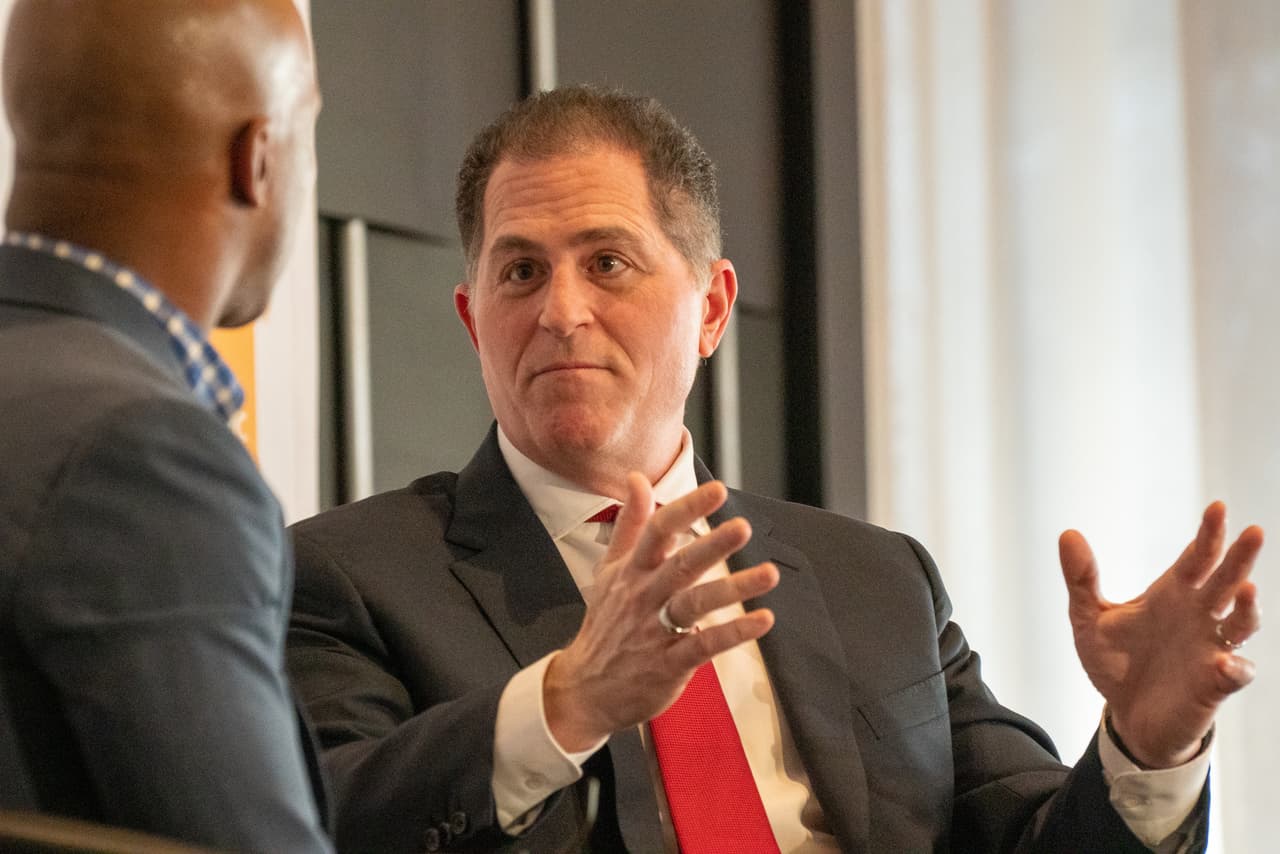 <b>Michael Dell</b>
<br>Fundador, presidente y director ejecutivo de Dell Technologies, con sede en Round Rock. Su patrimonio neto estimado: 50.1 mil millones de dólares. Es el tercero más rico de Texas.