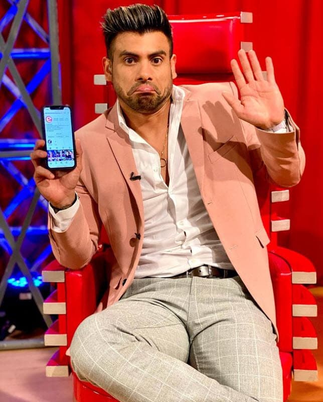 También aclaró que no pretendía incursionar en la política: "Qué coincidencia que cuando decido levantar mi voz contra la corrupción aparecen estos inventos […] 
<b><a href="https://www.facebook.com/184863804886399/videos/4083541025050364" target="_blank">¿Qué buscan las mafias? ¿Callarme?</a></b> Tranquilos porque yo no pienso entrar en la política, así que relájense, mi interés no es involucrarme en un mundo que lastimosamente está infestado", agregó en junio de 2020.
<br>