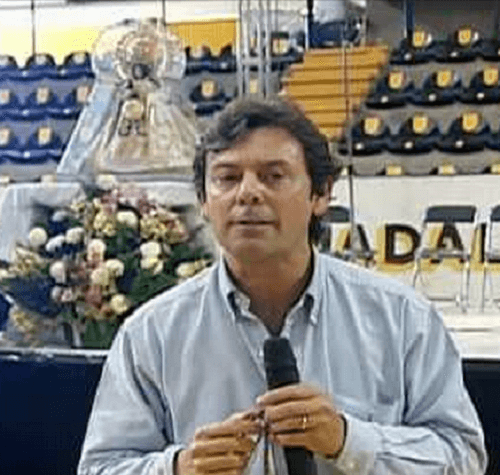 Al día de hoy
<b>Manuel </b>es un fiel seguidor de la Virgen María y además de hacer misiones, comparte la palabra de Dios y tiene varias fundaciones.