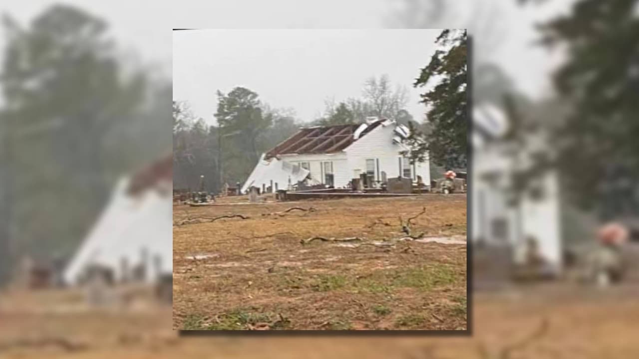 El Departamento de Bomberos del condado de Bartow reportó que al menos dos edificios grandes de la zona, entre ellos la iglesia presbiteriana en Euharlee, habían sufrido daño en los techos. También reportaron árboles y cables de electricidad caídos, así como varios apagones, a consecuencia de la tormenta.