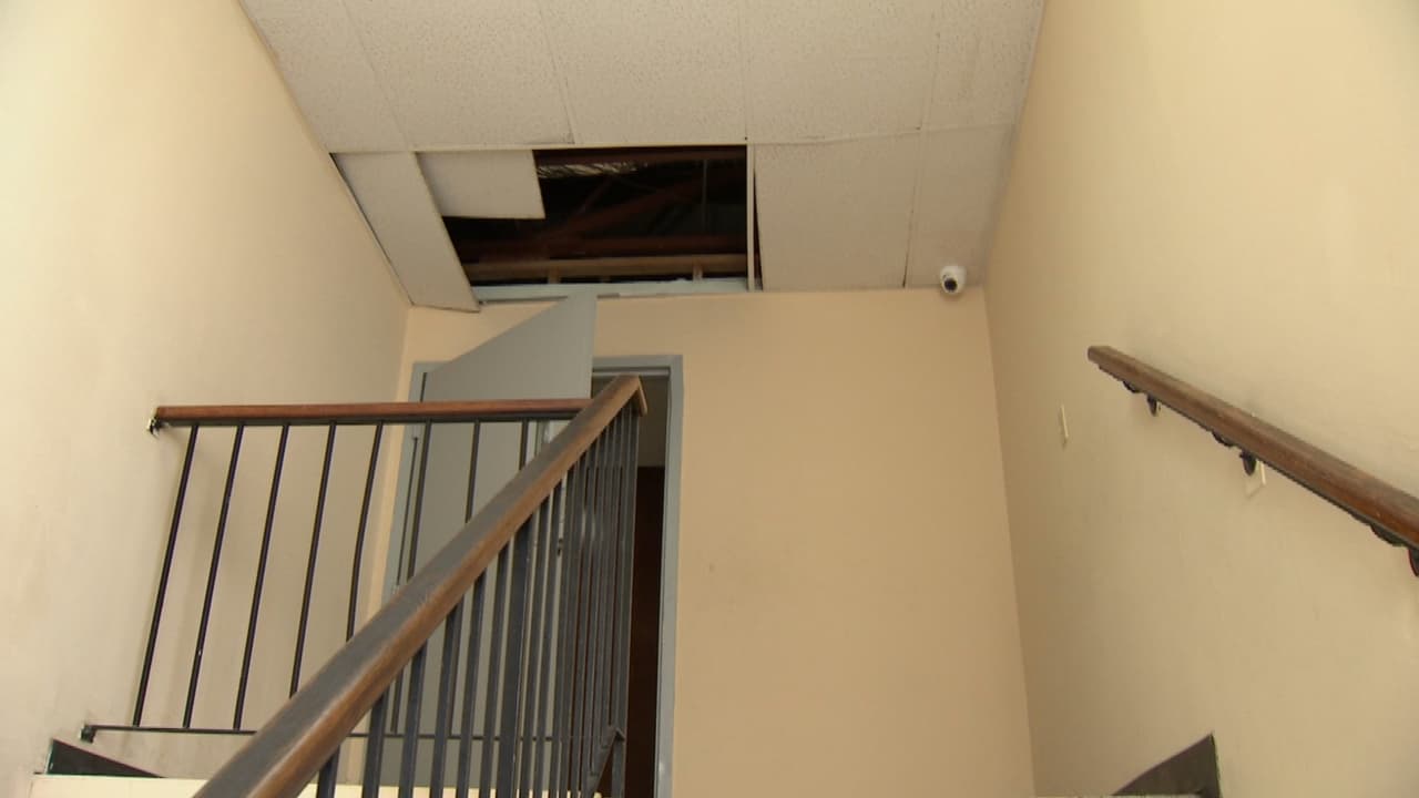 Un hombre entró en las instalaciones de una escuela en la Pequeña Habana y se robó una caja fuerte con $5 mil dólares.