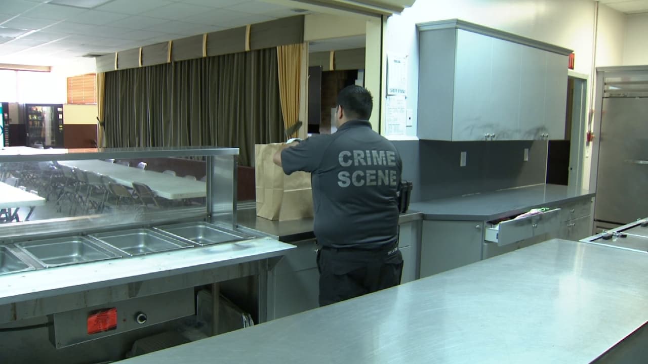 Un hombre entró en las instalaciones de una escuela en la Pequeña Habana y se robó una caja fuerte con $5 mil dólares.