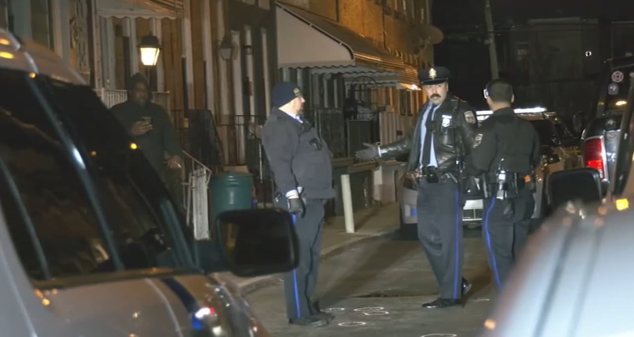 Dos personas muertas y cuatro heridas tras un tiroteo en Strawberry Mansion en Filadelfia