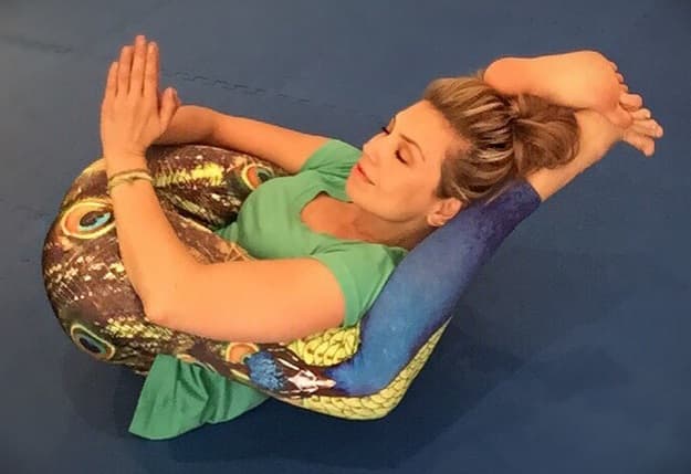 Ella en alguna ocasión declaró: "El mejor lugar para practicar el yoga es la playa, ya que la arena es irregular, hay mucha brisa moviéndote y el sonido de las olas trata de alterar tu concentración”.