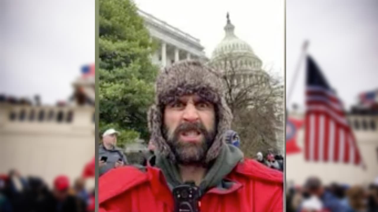 Esto es lo que se sabe del hombre de San Antonio arrestado por los disturbios en el Capitolio