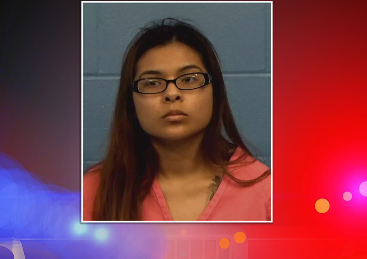 Texana se queda dormida y descubre a su bebé ahogado en la bañera, según autoridades 