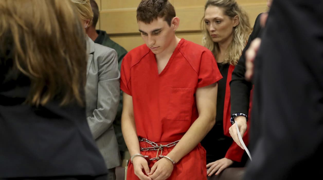 Así fue la llamada al 911 en la que denunciaron a Nikolas Cruz por amenazar "con una pistola" a una amiga de su madre