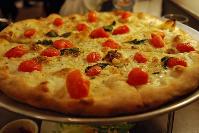 El segundo lugar o medalla de plata la tiene la Gran Manzana. Los restaurantes que debes incluir en tu itinerario son Juliana's Pizza, Keste y John's Pizzeria.