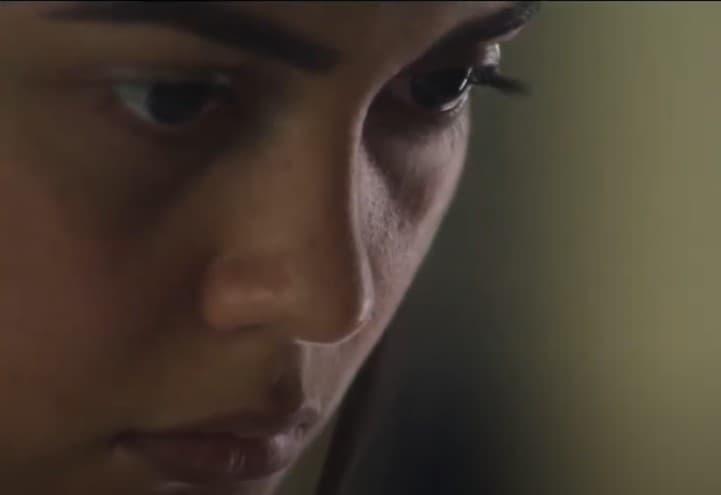 <b>Ariel en ‘Yo, imposible’</b>
<br>Después de tener un doloroso encuentro sexual, en la película 'Yo, imposible', Ariel va al doctor para descubrir qué es lo que le sucede. Ahí la doctora le revela que nació como una persona intersexual y que fue sometida a varias cirugías para que su apariencia correspondiera con la de una mujer. Es ahí cuando debe preguntarse si en realidad quiere seguir viviendo así.