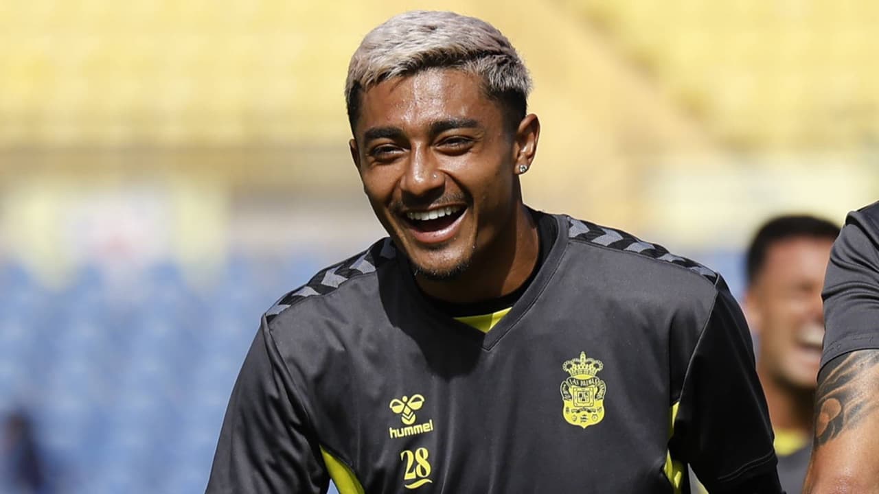 Barcelona contempla a Julián Araujo para la próxima temporada