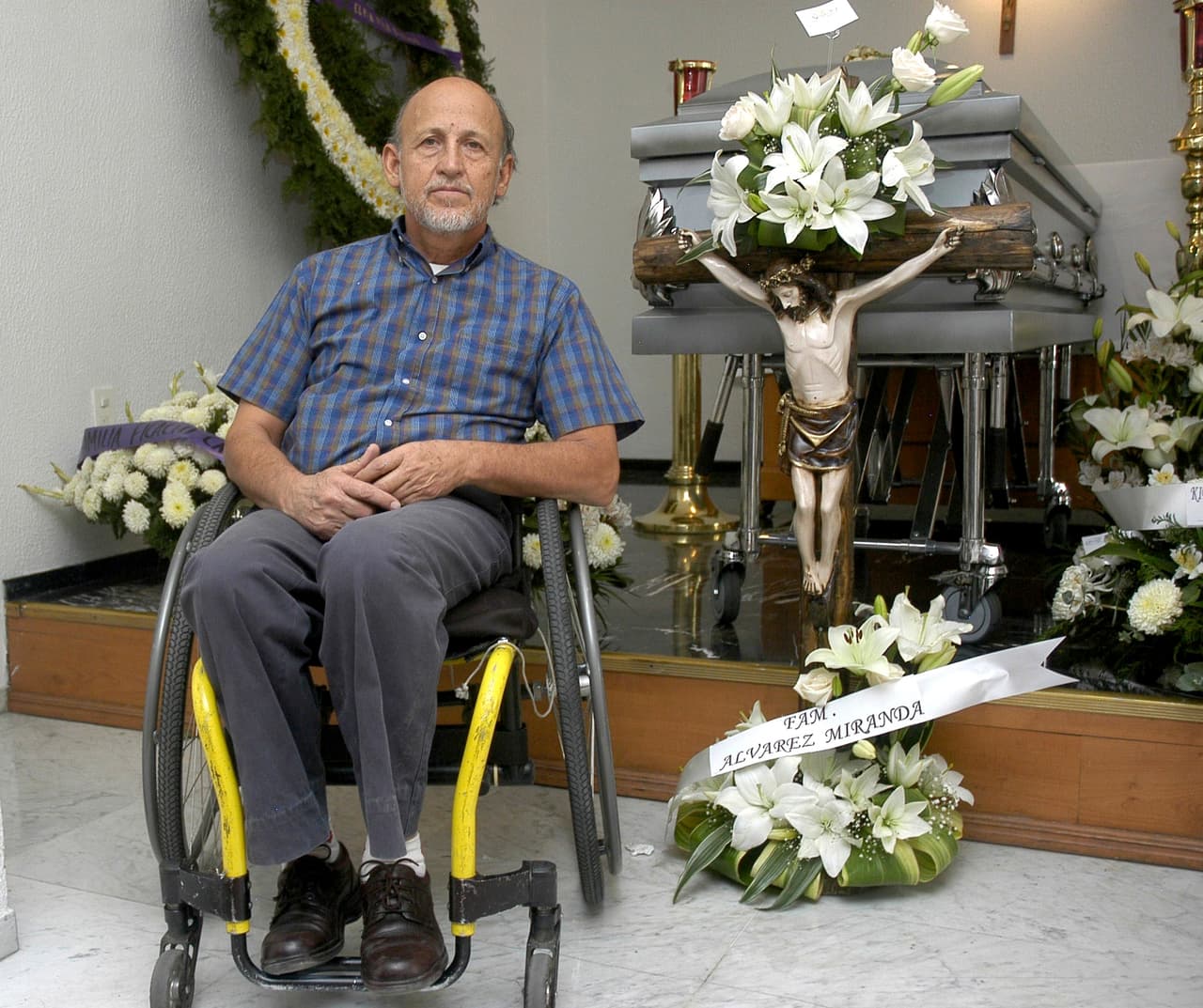 A lo largo del tiempo ha aprendido a vivir con el padecimiento: "Estoy muy bien, tranquilo, mi enfermedad avanza, pero no tan rápido como en otros que ya no están. Es una enfermedad agresiva, pero está bien, tranquila, mejor que cualquiera que las mujeres que he tenido, a mí me trata mejor que todas ellas", dijo en entrevista para el portal 
<a href="http://www.entravision.com/">entravision.com</a>.