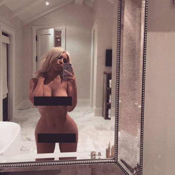 Y para muestra esta fotografía. "Como cuando no tienes nada qué ponerte", dijo en forma irónica la integrante del clan Kardashian- Jenner.