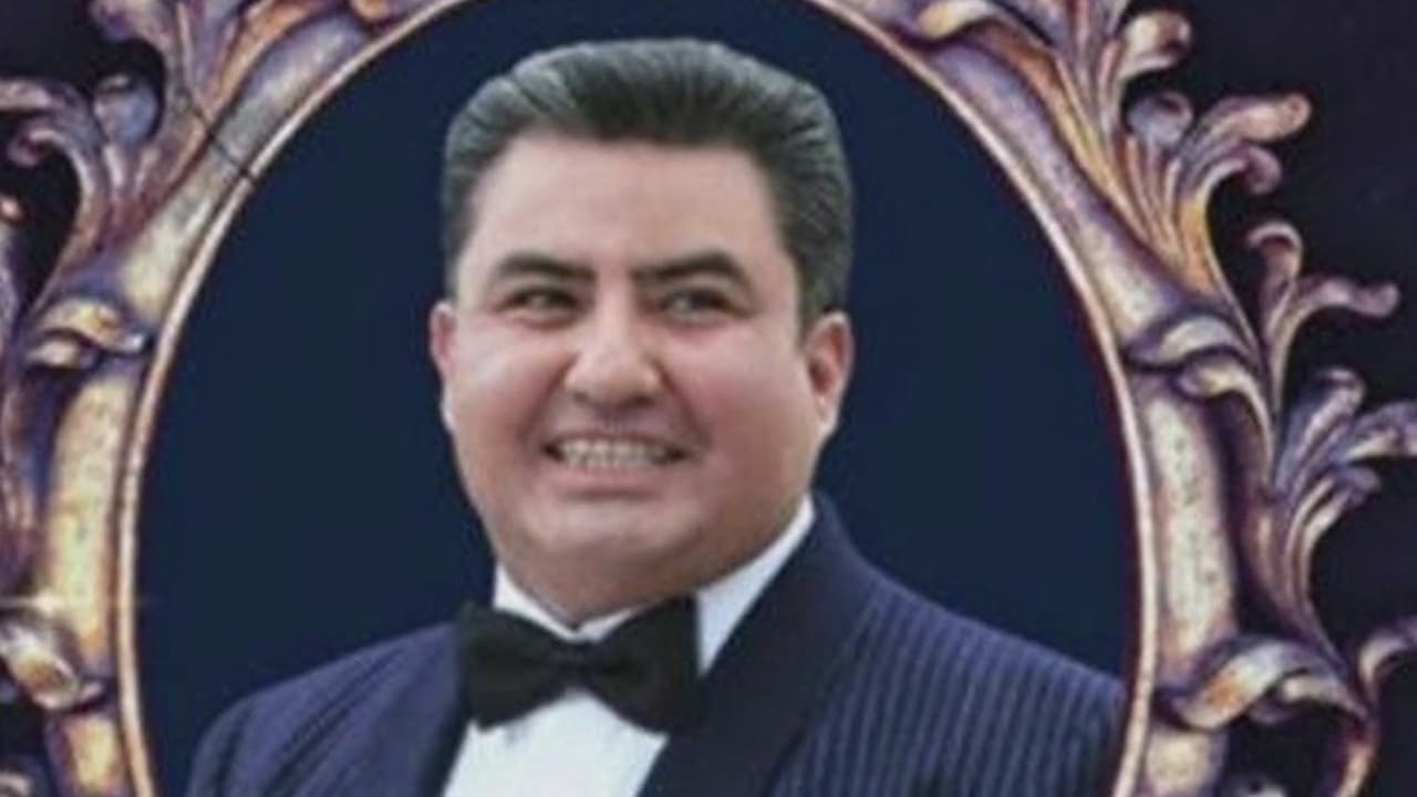 Naasón Joaquín García es el actual líder de la congregación cristiana con sede principal en Guadalajara, México fundada por Aarón (Eusebio) Joaquín González en 6 April 1926.