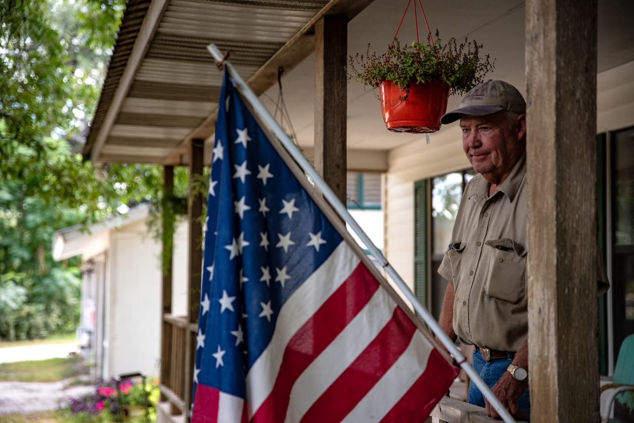 Further south, in Texas, producers say they have less reason to worry than their colleagues in Iowa. Producer Chuck Real says they have seen little or no effect from the new Mexican tariffs. In fact, with the reduction of prices on crops, the result of other retaliation rates, Real has benefited by paying less for food for his pigs. Real, like Wiley and Sheets, believes that the president did well to shake things up to try to achieve a fairer deal for the US. And like his colleagues, he says he will continue to support him despite these uncertain times.