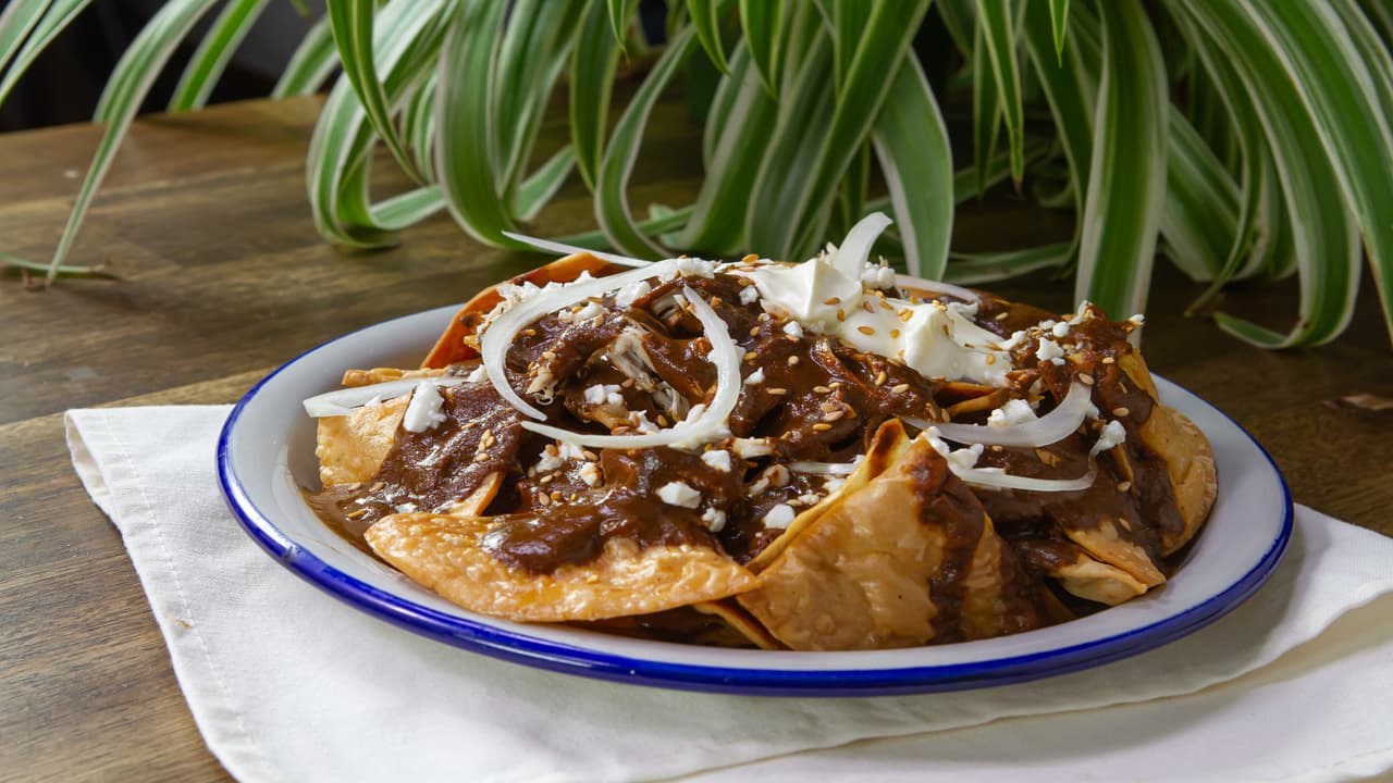 Chilaquiles de mole