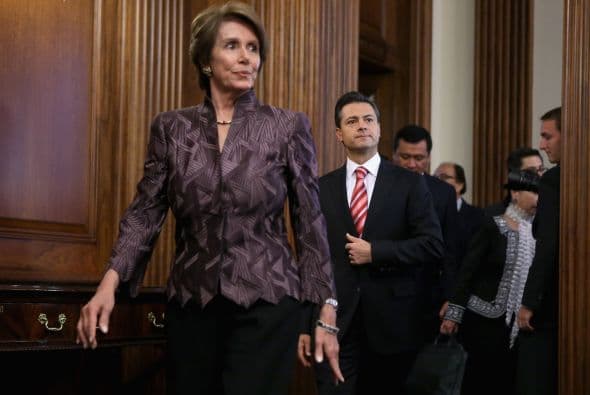 En la segunda reunión de su agenda de trabajo, en su gira por Estados Unidos, Peña Nieto estuvo acompañado por sus cinco coordinadores del equipo de transición, encabezados por Luis Videgaray Caso y Miguel Angel Osorio Chong.