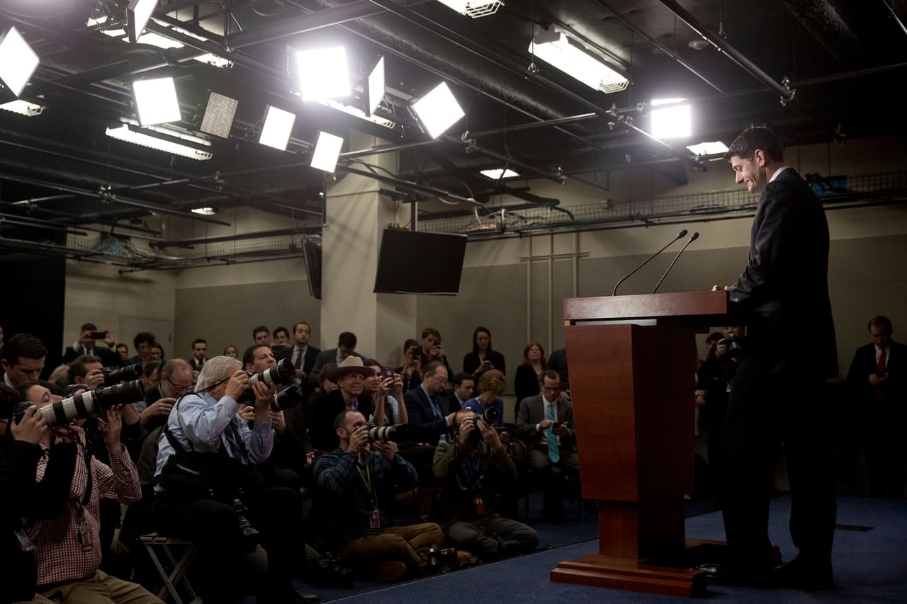 El presidente de la Cámara de Representantes, Paul Ryan, durante la rueda de prensa en la que anunció que los republicanos no consiguieron el apoyo necesario para aprobar la ley de salud con la que derogarían Obamacare.