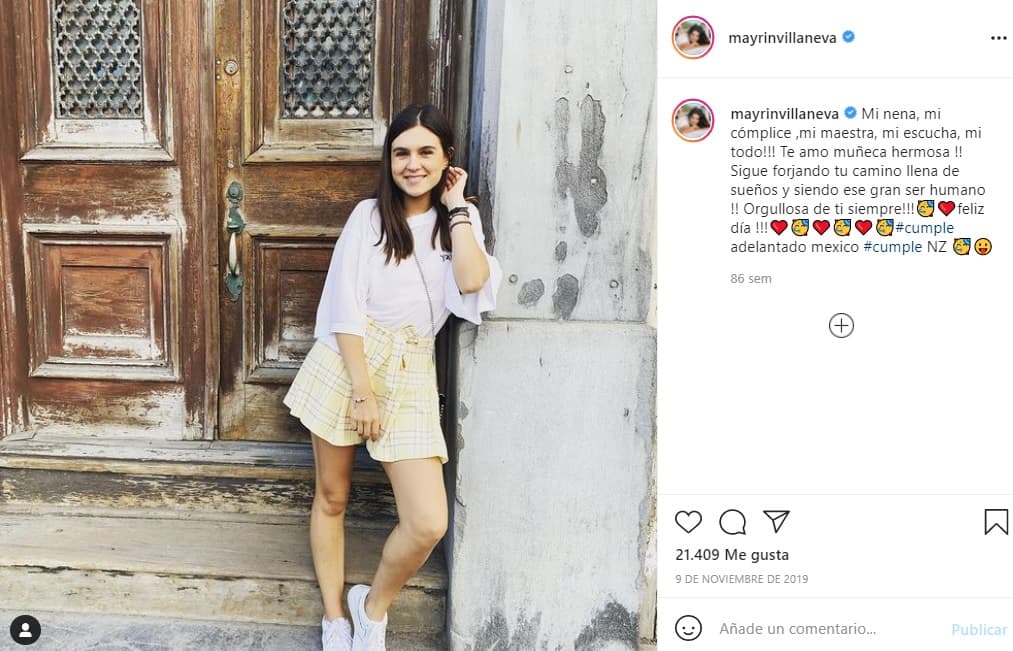 La actriz, de 50 años de edad, está muy orgullosa de la joven en que se ha convertido su primogénita y en la relación tan cercana que tienen.