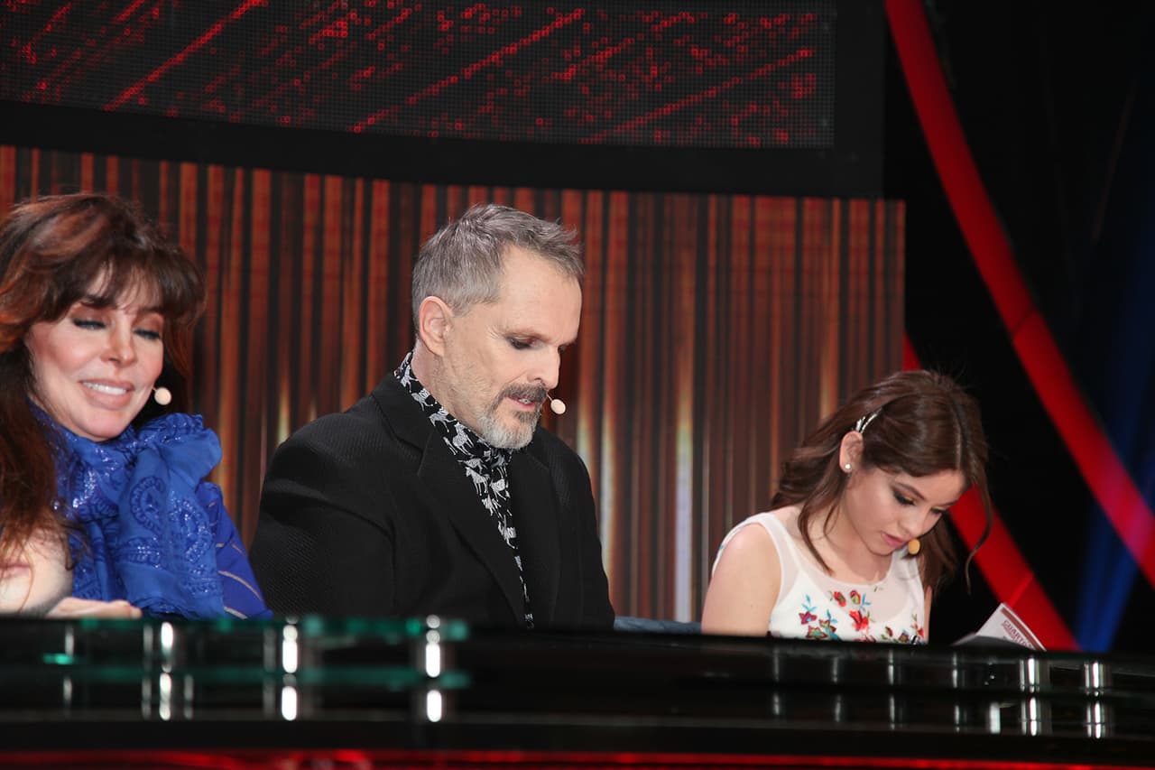 El cantante español, Miguel Bosé, se mostró muy conmovido con el número de Mariana y Rubén.