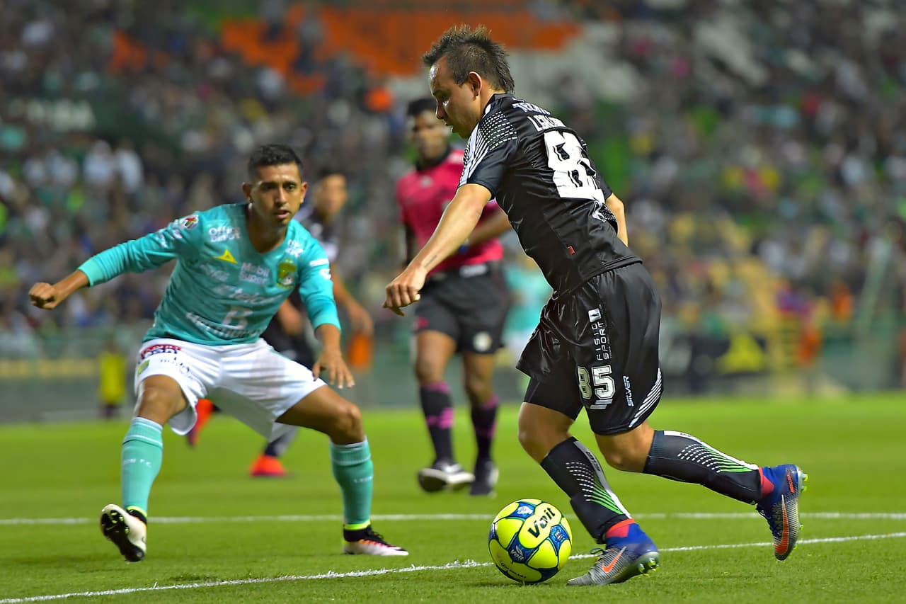 Gallardo ha hecho carrera en el Ascenso MX: Necaxa, Estudiantes Tecos y Zacatepec. 
<b>Ahora juega en Sudáfrica.</b>
