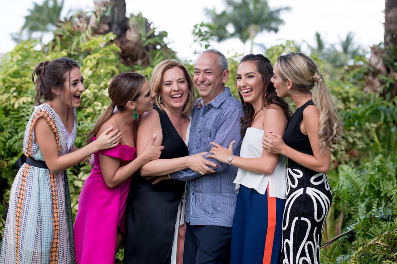 Su familia ha sido fundamental en su vida y esta imagen muestra la unión que existe entre ellos.