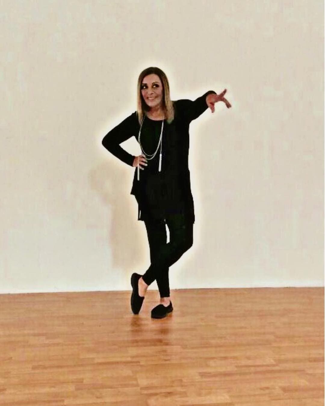 "Me quitaron los lácteos, las grasas, toda la azúcar, las frutas y verduras. También las harinas y me bajó la ingesta de carbohidratos", dijo 
<b><a href="http://www.univision.com/temas/sylvia-pasquel">Sylvia</a></b>. Gracias a esto la actriz ha bajado 30 libras en tan sólo 3 meses, recuperando su figura y viéndose mejor que nunca.