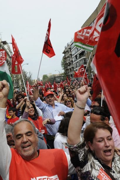 "La reforma crea ese marco para que las empresas puedan adaptarse sin trabas indebidas a la realidad de su entorno", dijo Hidalgo. "Hay un amplio conjunto de instrumentos de flexibilidad y adaptación, alternativos al despido, que le permiten reaccionar de manera adecuada a los cambios a los que se enfrenta".