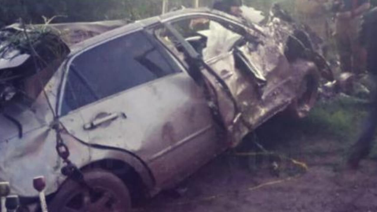 <b>Ariel Camacho</b>, cantante de 
<b>Los Plebes del Rancho</b> falleció con apenas 22 años en la carretera Angostura, en la 
<b>Reforma de Sinaloa</b>.