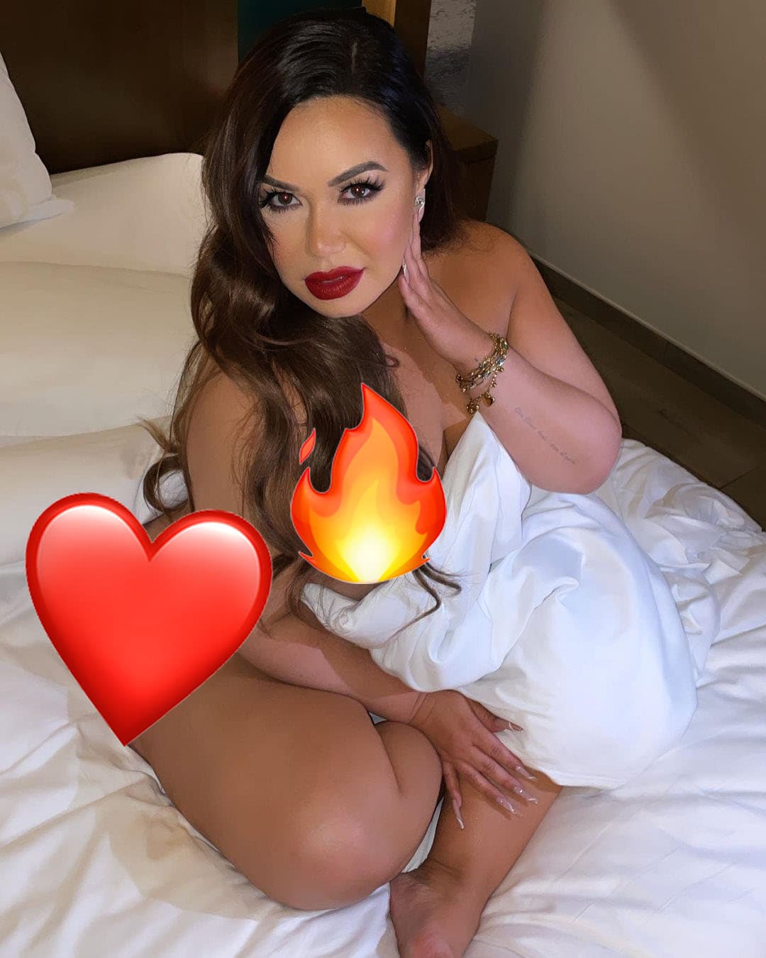 Chiquis le prendió fuego 
<a href="https://www.univision.com/musica/chiquis-rivera-sus-fotos-que-han-hecho-que-todo-el-mundo-hable-de-ella-fotos" target="_blank">al verano con una encuerada,</a> con la que anunció que iba a lanzar nueva música.
