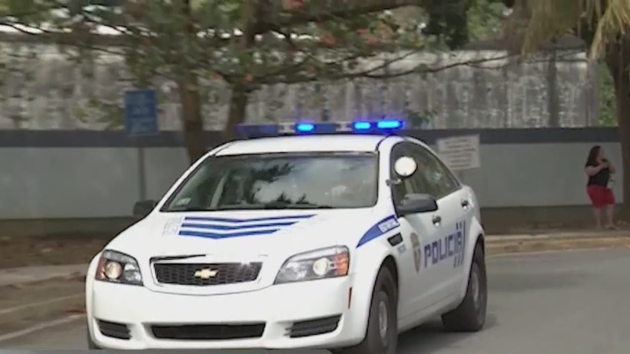 Policía reporta 949 arrestos por violaciones a la orden ejecutiva del toque de queda 