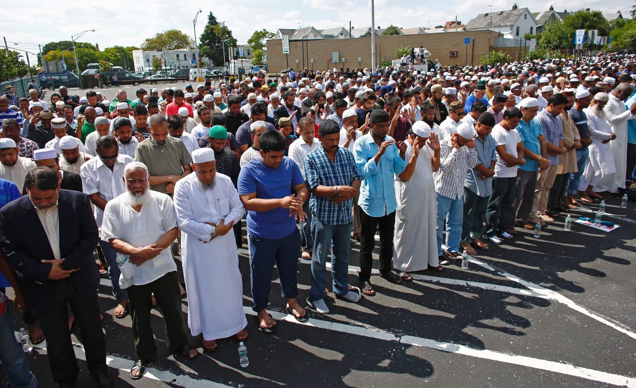 Cerca de 500 personas llegaron a Ozone Park, en Queens, para el funeral.