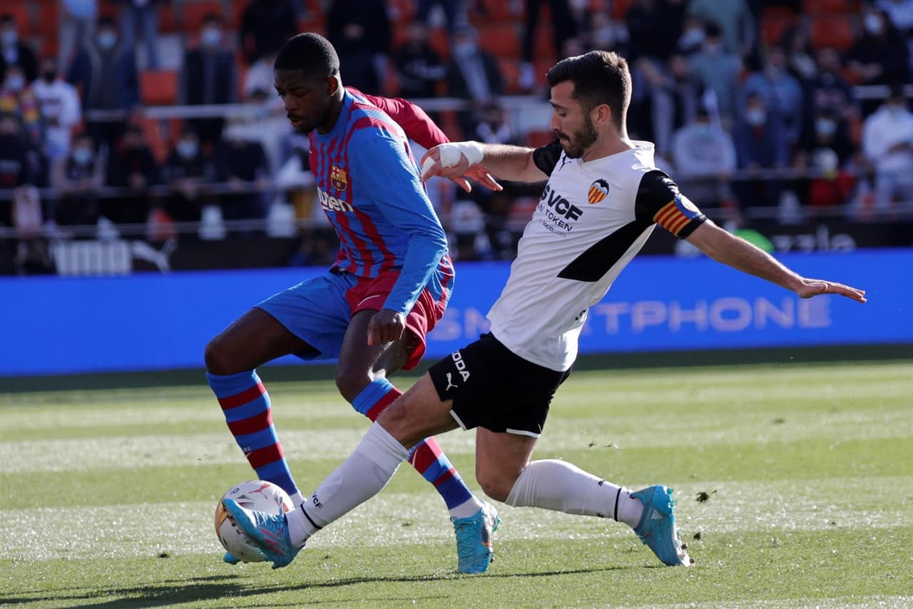 Barcelona golea a Valencia 4-1 durante la J25 en La Liga. Pierre Emerick Aubameyang se lució en su primer partido con la escuadra culé y anotó doblete, Frenkie de Jong sumó uno al 32' y Pedri, con golazo, hizo el cuarto gol de la tarde al 63'. Para el contrario descontó Carlos Soler al 52'.