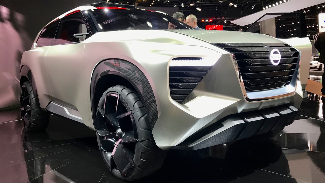 <h3 class="cms-h3-H3">Conceptos y prototipos.</h3>
<br>
<br>Nissan también presentó un concepto, el 
<b>Nissan XMotion concept</b>t. Esta impactante SUV concepto que parece esculpida en piedra está inspirado en en tradiciones japonesas y construido poniendo en práctica alguna de ellas. El resultado es mixto, pero en términos de belleza ¿quién tiene la última palabra? La XMotion Concept probablemente no inspire ningún diseño futuro de Nissan, pero nos complace ver que el fabricante japonés tenga el tiempo y la voluntad, de hacer verdaderos ejercicio de diseño para su flota de concepto y no limitarse a disfrazar diseños de producción para los autos shows como hacen hoy la mayoría de los fabricantes.