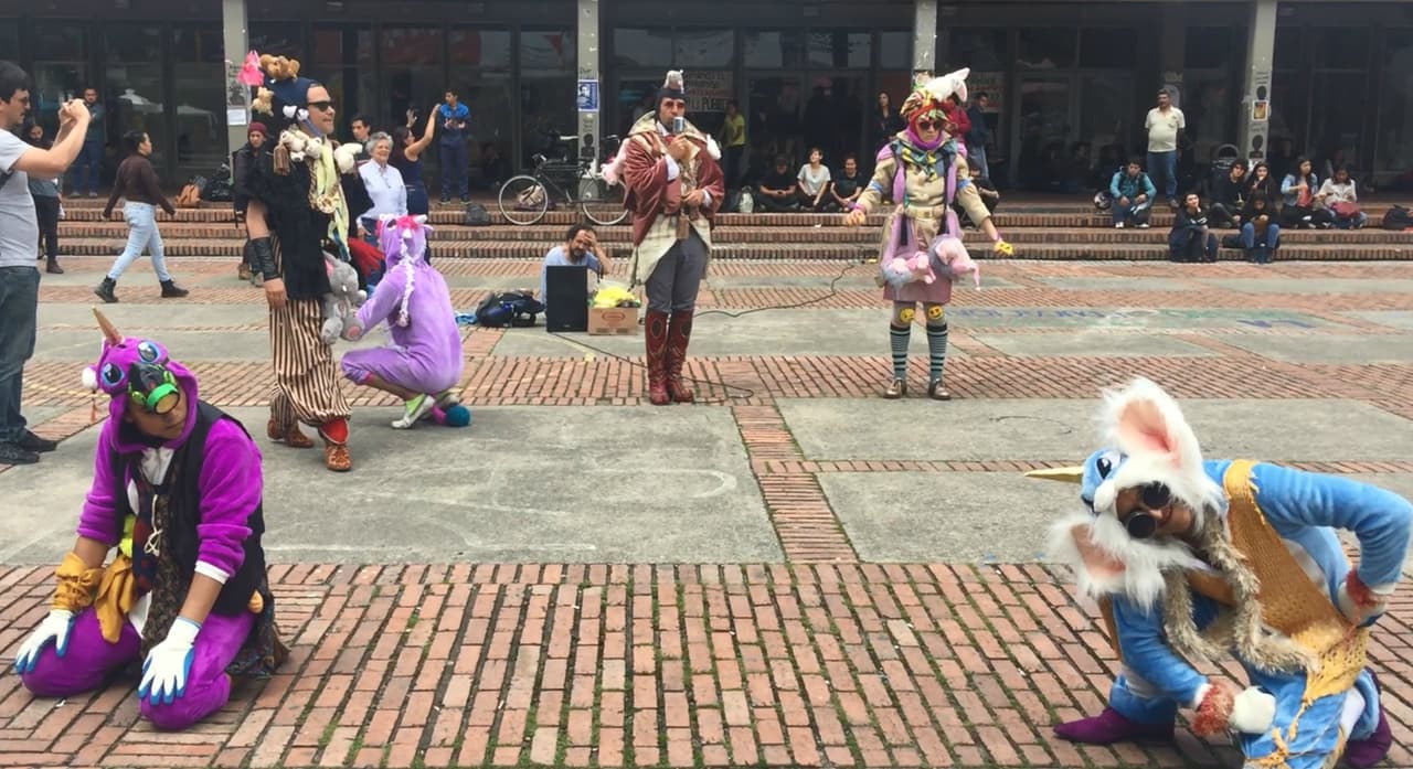 Felipe Vergara y Verónica Ochoa han trabajado juntos desde 2012. Este es el tercer proyecto que llevan a cabo juntos. El primero fue una obra regional dirigida por Verónica y llamada 'Retrato involuntario de Luigi Pirandello' y la segunda fue 'Corruptour', por el asesinato del humorista Jaime Garzón.