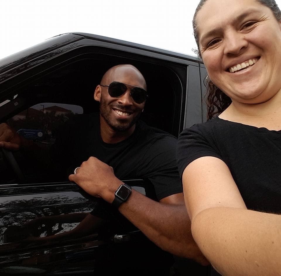 "Lo conocí en Newport Beach, California, afuera de un Starbucks".
