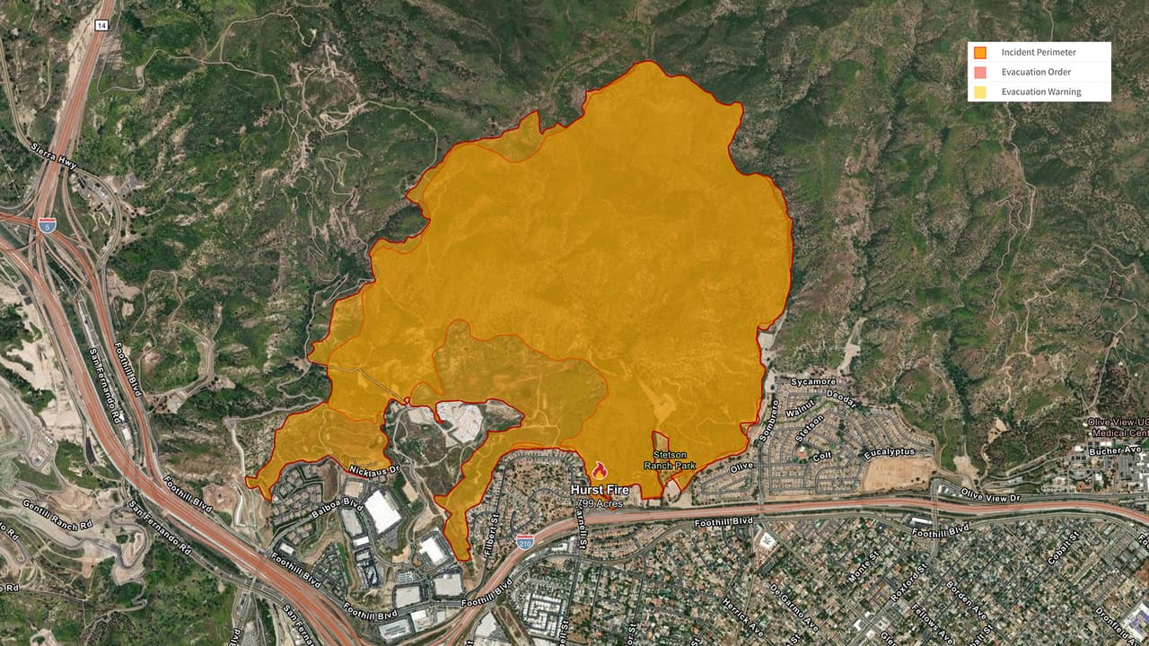 <h2 class="cms-H2-H2"><b>Hurst Fire</b></h2>
<br>Tamaño: 799 acres con 89% de contención
<br>No se reportan heridos o fallecidos.
<br>No se reportan daños a estructuras.
<br>No hay alertas de evacuación vigentes.
<br>Quienes requieren acudir a un refugio se estableció uno en Ritchie Valens Recreation Center, 10736 Laurel Canyon Blvd, Pacoima, CA.
