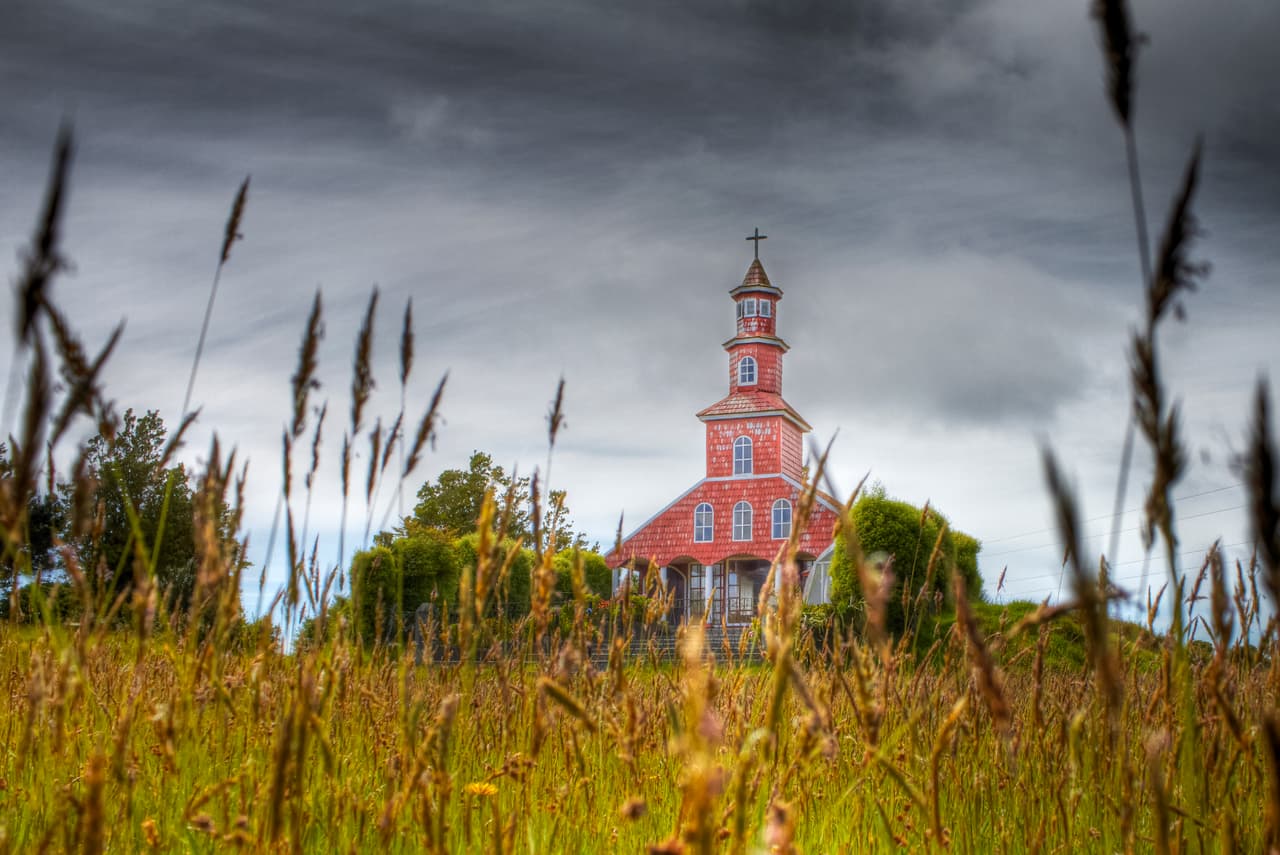 Las iglesias y los palafitos de Chiloé no sufrieron mayores problemas por el terremoto.