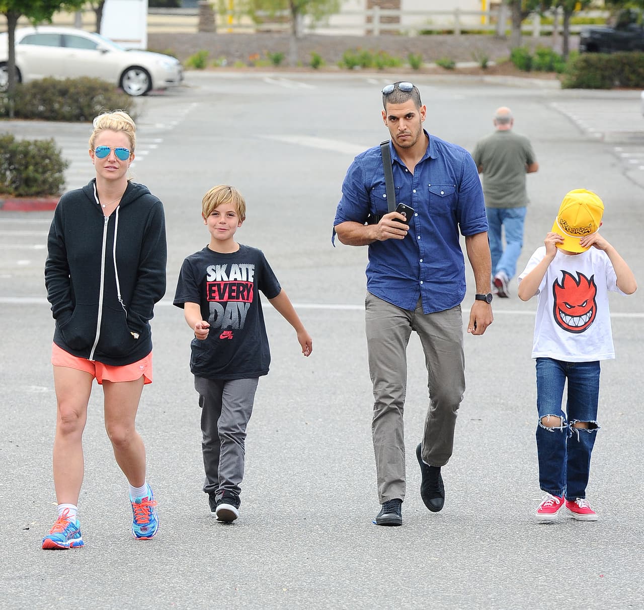 Al ver la presencia de paparazzi, los traviesos hijos de Britney hicieron de las suyas.