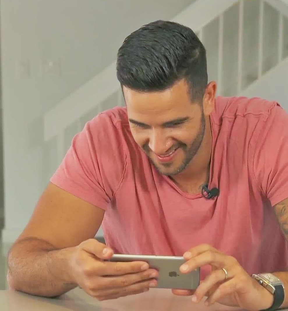 Cuando entrevistamos a Yisus en el calor de su hogar y le mostramos el video de Anabella no podía creer cuando escuchó que ella lo ve como un superhéroe y que está consciente de los cuidados que le da.