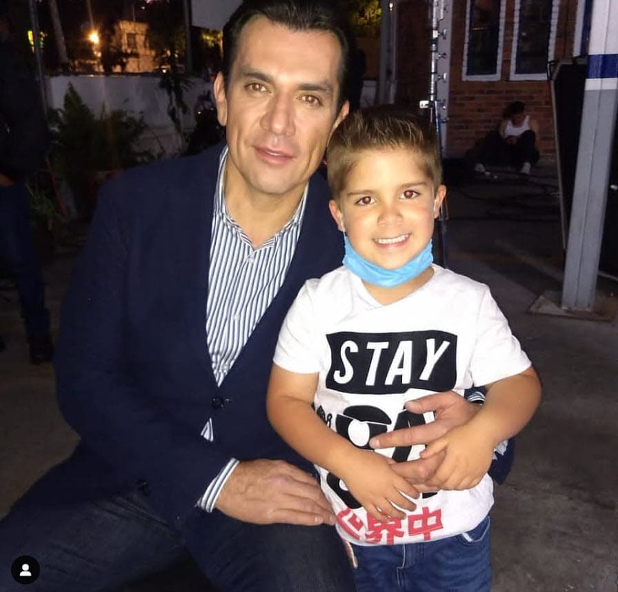 "A mí me llamaron para un cortometraje y dije 'bueno, está bien, es la primera vez que lo hago' y dije 'claro, ¡yo sí quiero ser actor!", contó emocionado.
<br>