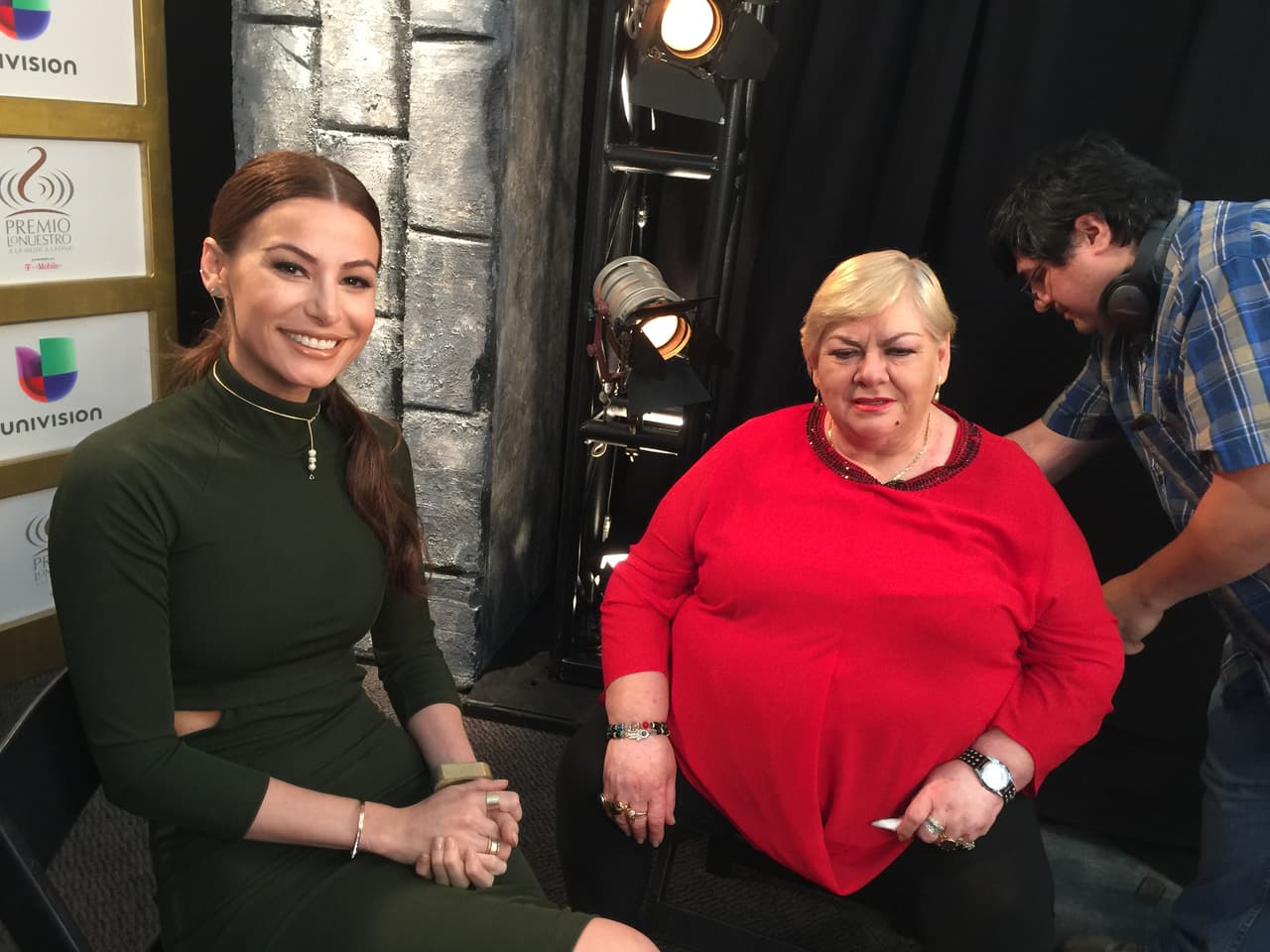 Paquita la del Barrio también visitó el set de Premio Lo Nuestro, previo a recibir su gran homenaje.
