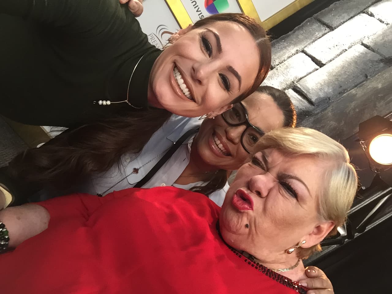 La adorada Paquita hasta se atrevió a regalarnos una 'duck face' que quedará para la historia.